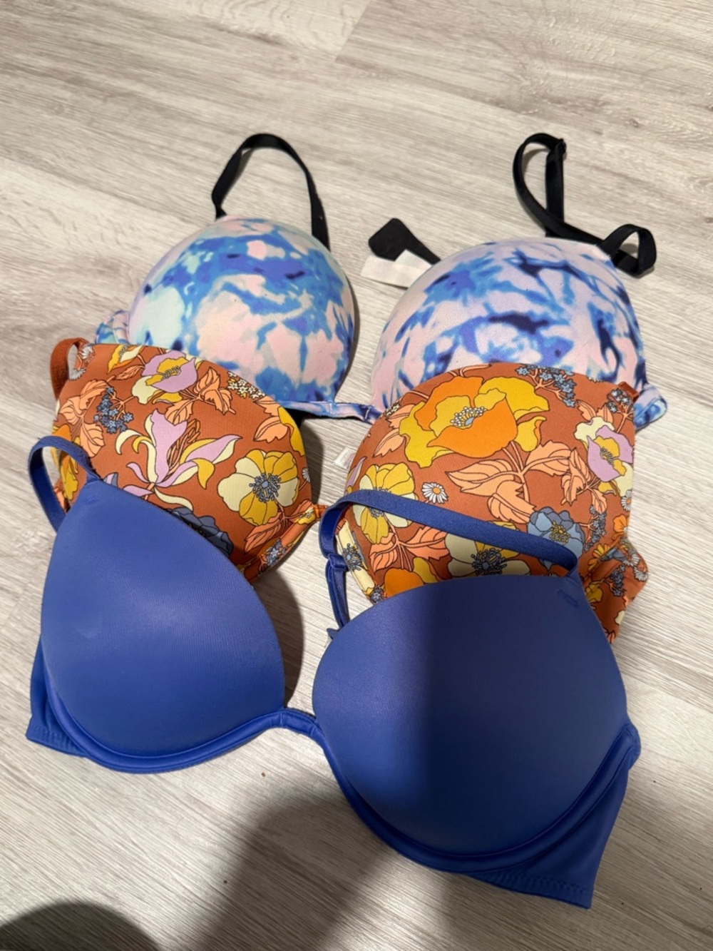 Pink Victoria Secret Bras (bundle)